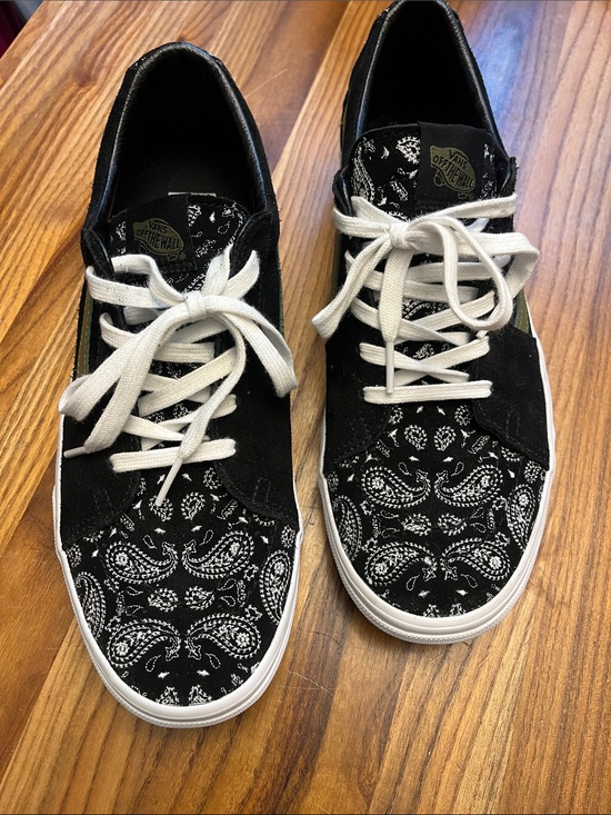 Vans Other - Vans Old Skool Bandana Paisley Sneakers - Black & White